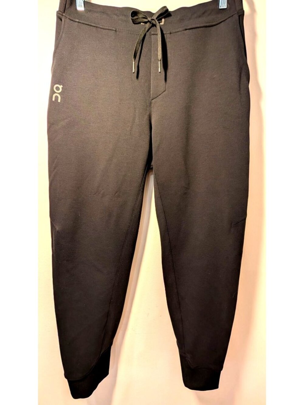 Run On Clouds Black Men's Sweatpants, Size Large